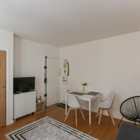 Charming T2 Close To The Eiffel Tower Paris
